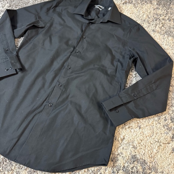 Van Heusen, Men's Solid Black Long Sleeve Button Down Fitted Dress Shirt - Picture 3 of 6